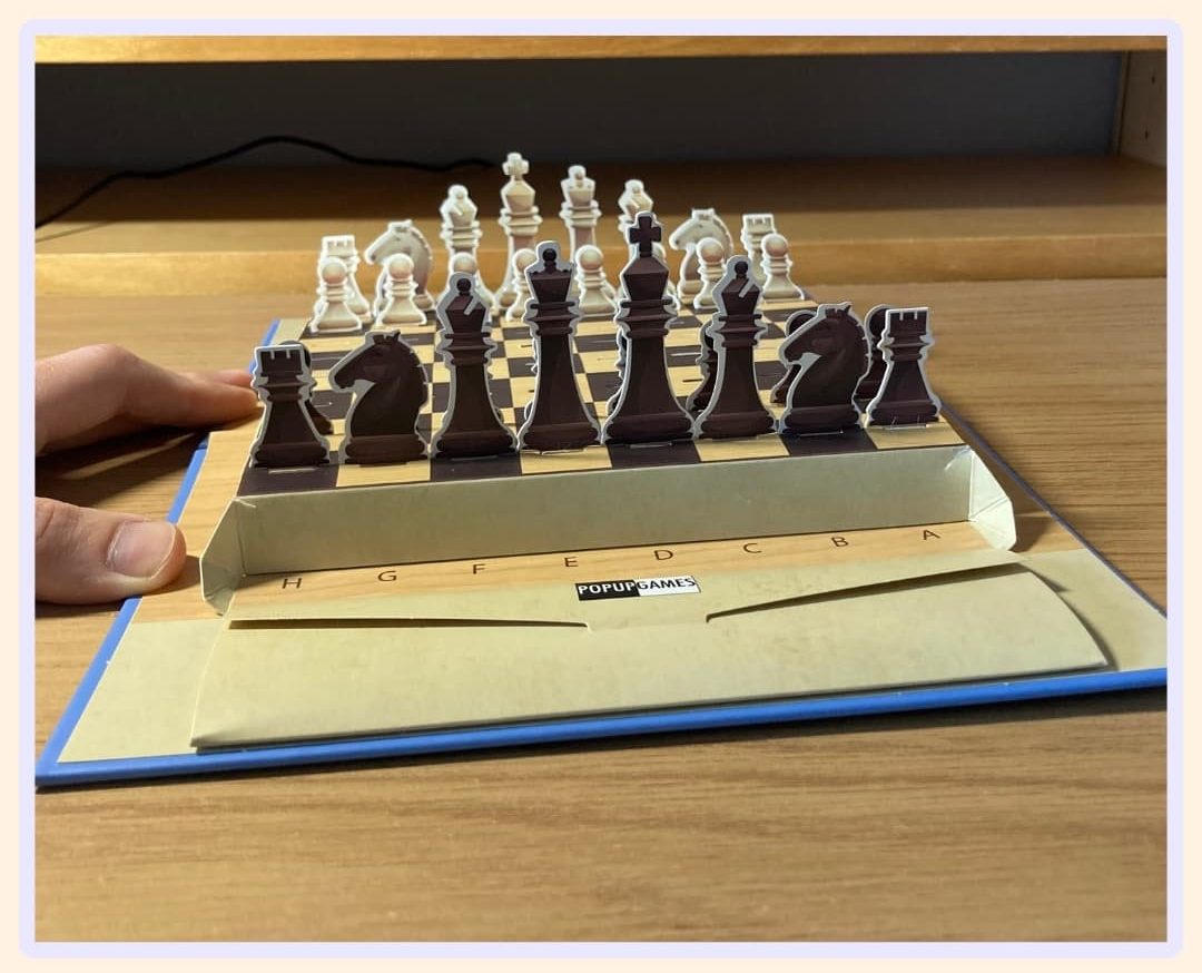 Pop Up Chess Set